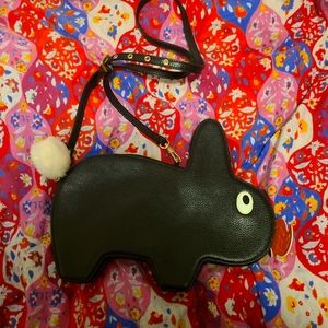 Labbit crossbody